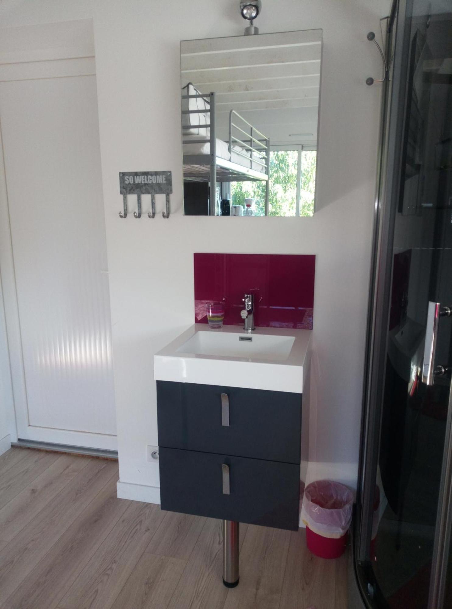 Studio Meuble 1 Piece Entierement Equipe Sans Cloisons Separatives Chavagnes-en-Paillers Exterior foto
